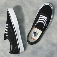 Skate Authentic - Black/White - Town City