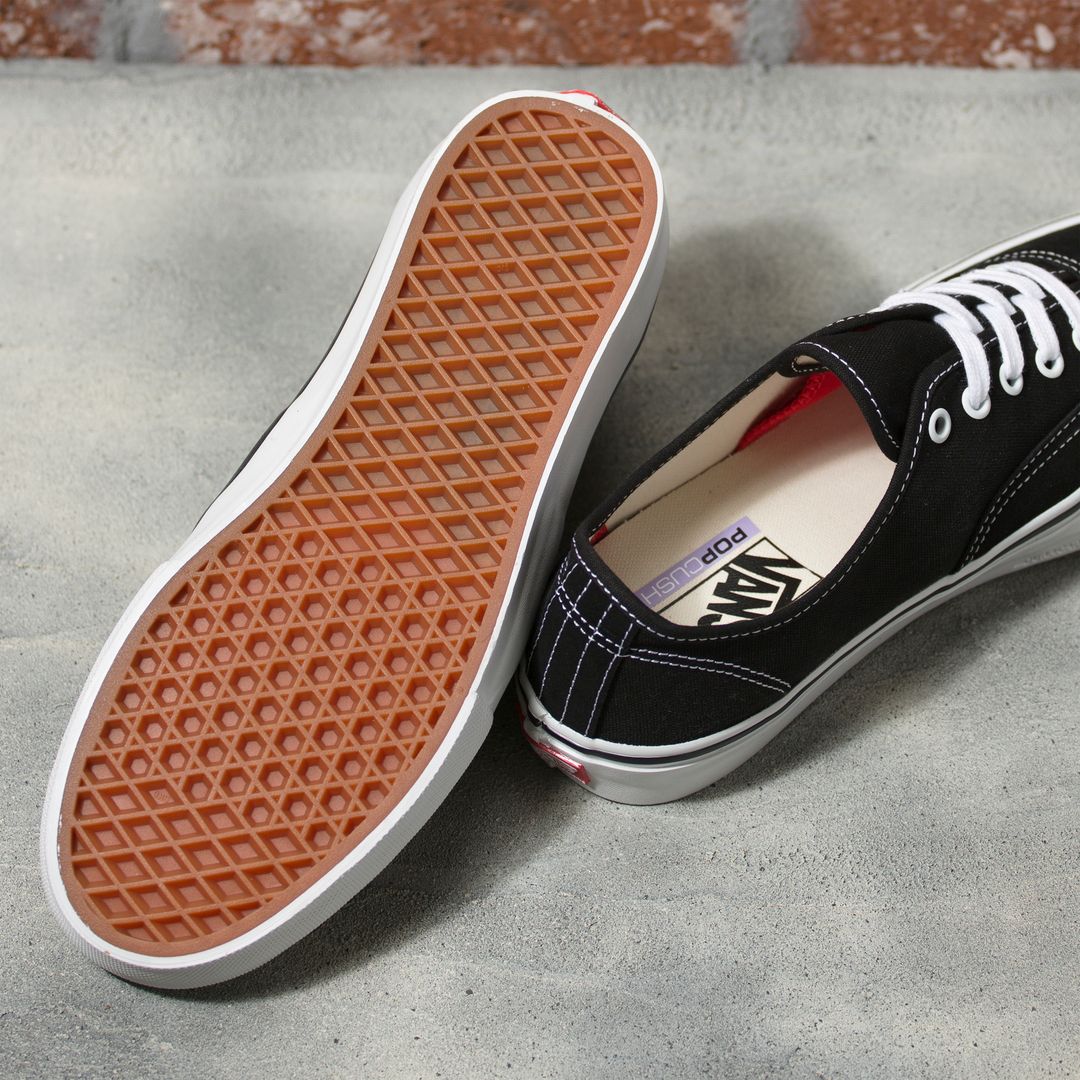 Skate Authentic - Black/White - Town City
