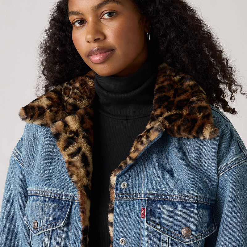 90's Fur Trucker Jacket in Dolly Day Medium Wash