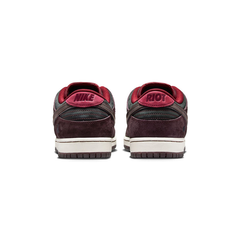 Dunk Low Pro x Riot Skateshop - Mahogany/Dark Beetroot-Team Red-Sail