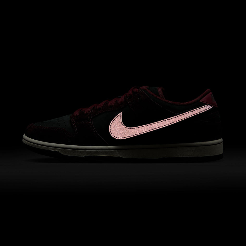 Dunk Low Pro x Riot Skateshop - Mahogany/Dark Beetroot-Team Red-Sail