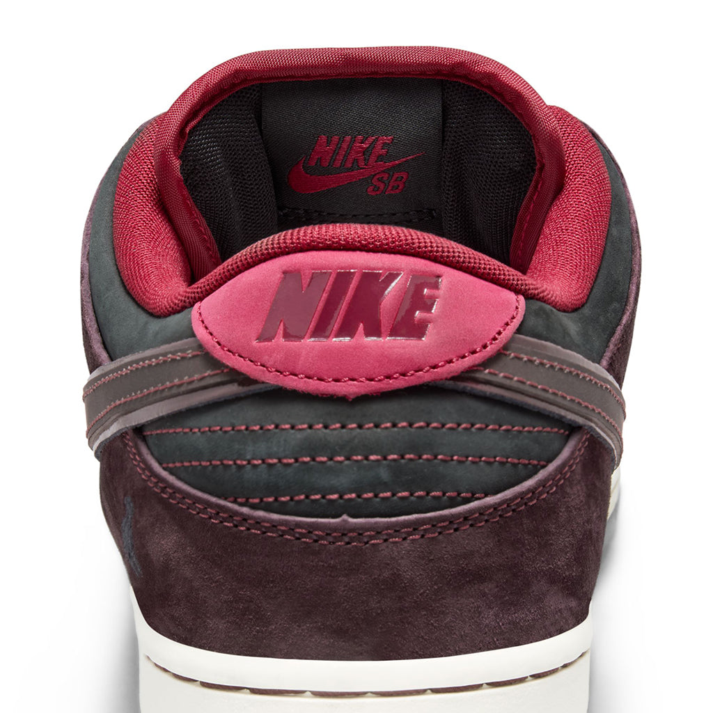 Dunk Low Pro x Riot Skateshop - Mahogany/Dark Beetroot-Team Red-Sail