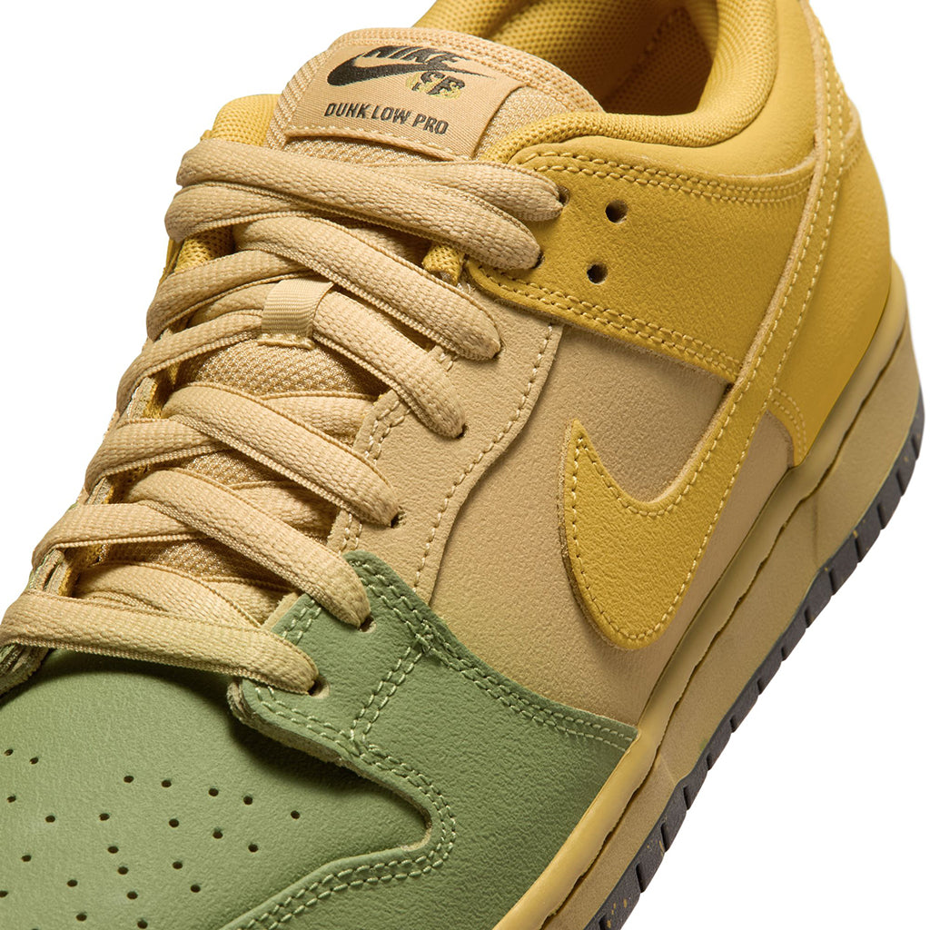 Dunk Low Pro 'Hatch Chile' - Safron Quartz/Safron Quartz-Pear