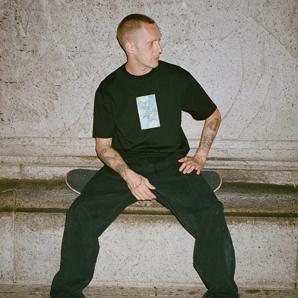 Connor White Roses Tee - Black