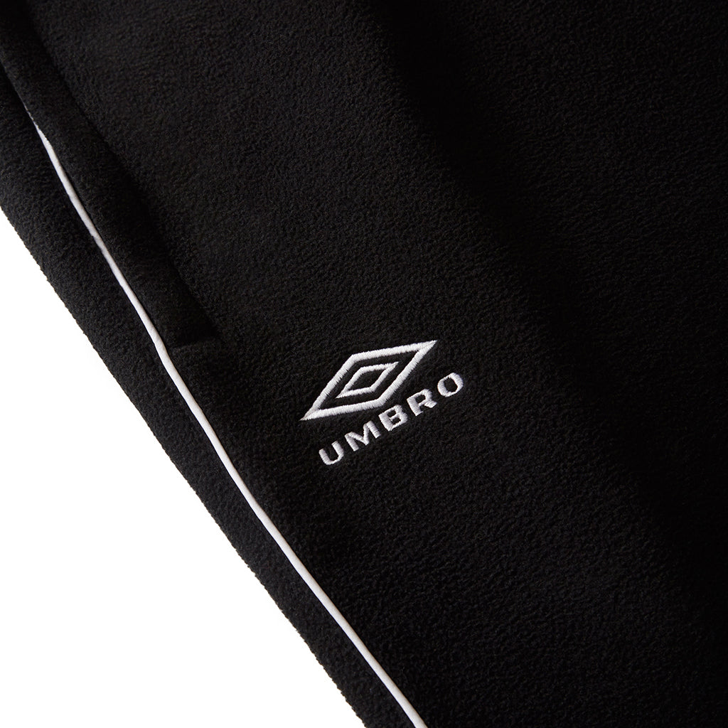 Umbro Micro Fleece Pant in Black