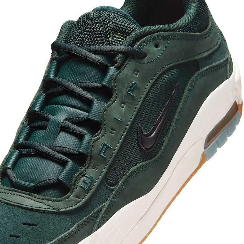 Air Max Ishod in Deep Fir/Black - Fir - Sail - Town City