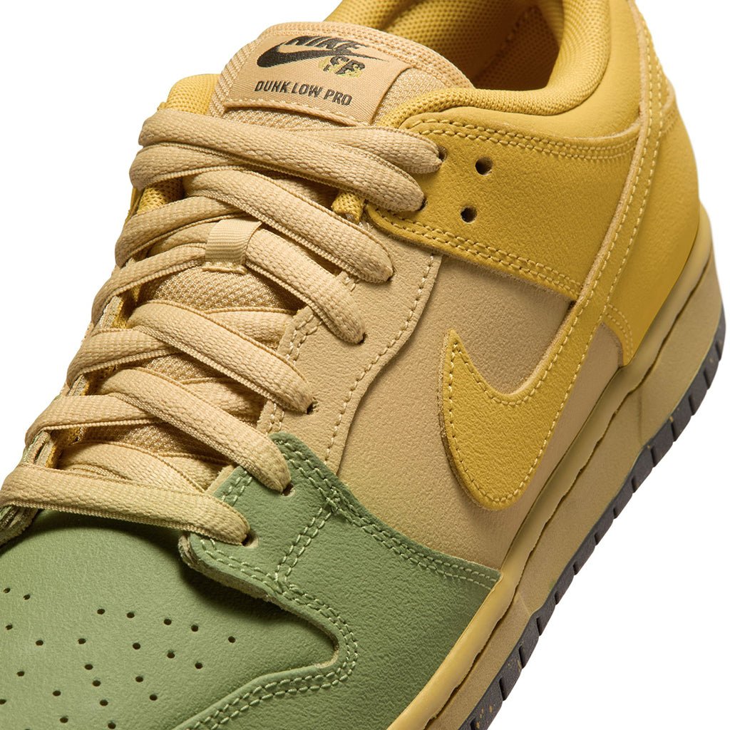 Dunk Low Pro 'Hatch Chile' - Safron Quartz/Safron Quartz-Pear - Town City