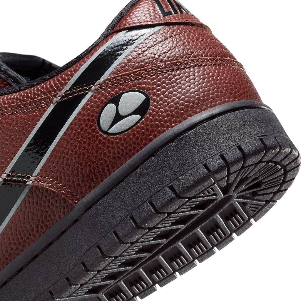 Dunk Low Pro Limosine - Dark Pony/Black - Silver - White - Town City