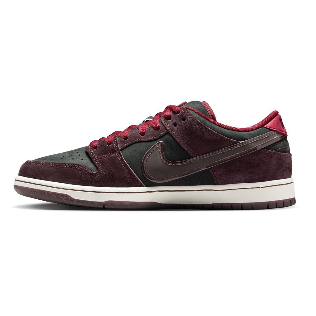 Dunk Low Pro x Riot Skateshop - Mahogany/Dark Beetroot - Team Red - Sail - Town City