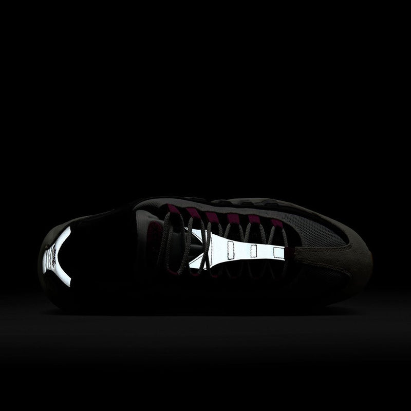 SB Air Max 95 - Summit White/Cactus Flower - Photon Dust - Town City